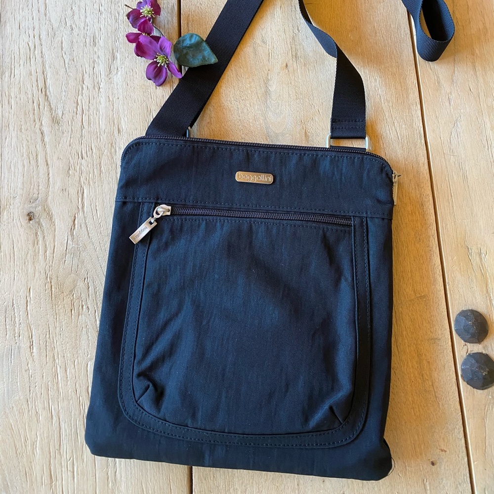 Baggallini crossbody , black